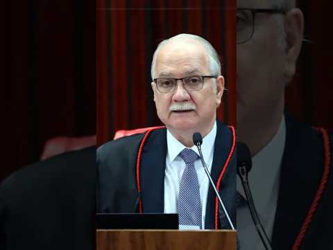 FACHIN REPREENDE DESEMBARGADOR