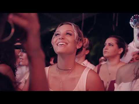 LARISSA LAHW - BACANA REVEILLON