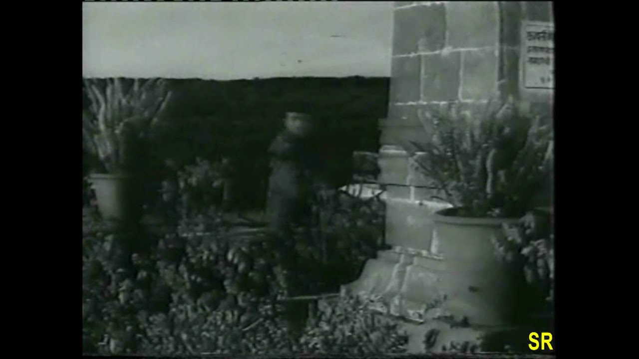 Thumak Thumak Mat Chalo Kisi Kaa Dil Tadapegaa Lyrics | Kahin Pyar Na Ho Jaye | Mukesh | Kalyanji Anandji