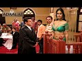 আদালতের সামনে কেডি পাঠক কীভাবে একটি ম�