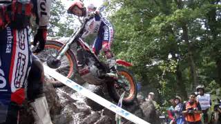 GP de France Trial 2011 à Bréal (FUJINAMI dans la cascade d'eau)