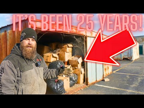 We bought a TRUE TIME CAPSULE abandoned storage unit! NOT OPENED IN 25 YEARS!