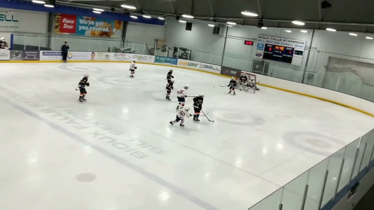 Game 01: 4-1 Flyers, Maddox scores, setup by John and Parker