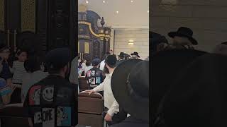 רבנו שר לכבוד הראשון לציון רבי דוד יוסף שליט"א (הרב רפאל זר) - התמונה מוצגת ישירות מתוך אתר האינטרנט יוטיוב. זכויות היוצרים בתמונה שייכות ליוצרה. קישור קרדיט למקור התוכן נמצא בתוך דף הסרטון