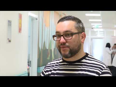 Para Fitër Bajramit, disa organizata gëzuan fëmijet në Klinikat e QKUK së me dhurata