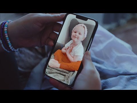 Efter cancerbehandlingen - nu ska Juni spara ut sitt hår