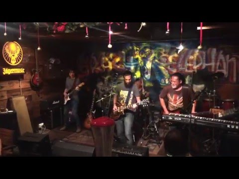 CCR classic "Green River" | Crazy Elephant | Singapore | 2017