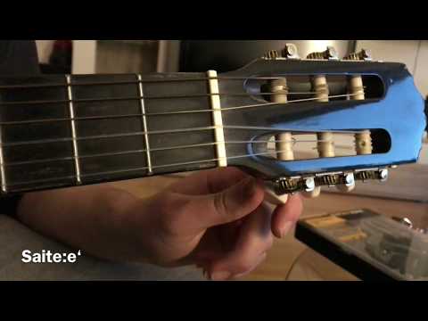 Tuning an acoustic guitar with Apple iPhone / Samsung Galaxy (Smartphone) Instructions
