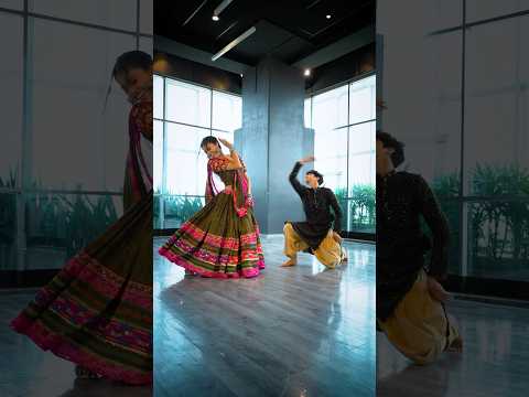 Barso Re | Anvi Shetty | Om Tarphe | Dance Choreography | Bollywood
