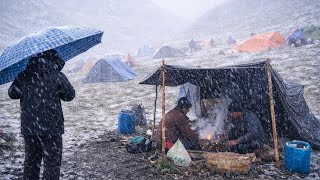 Download lagu Inside Dolpa’s Coldest Region | A Family’s Real Experience Living in Nature, Caves & Tents🌧️🌧️🌧️ mp3