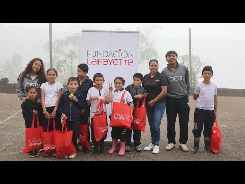 Uniformes con amor llega a Pasca, Cundinamarca
