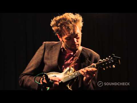 Chris Thile: Bach: 'Sonata No. 1 in G minor - II. Fuge Allegro,' Live On Soundcheck