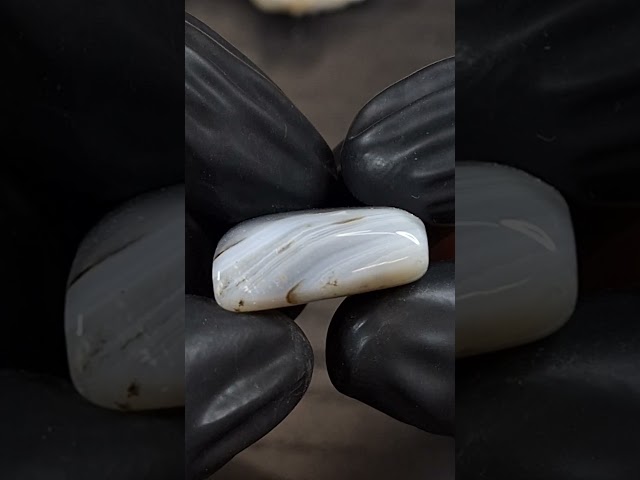 حجر عقيق مشجر طبيعي حجم راهي