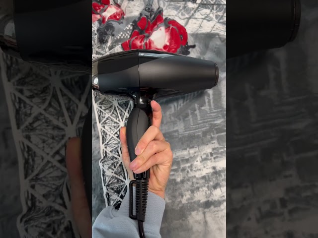 Video teaser for BaByliss Air Power Pro 2300 W Haartrockner Test – Amiras Prüfung von Leistung & Design