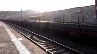 preview picture of video 'Treno merci in transito a Torregrotta'