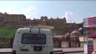 preview picture of video 'インド　ジャイプール『アンベー城』Amber Fort Jaipur  India   Drive by the jeep.'
