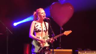 The Regrettes - Red Light (Coachella Festival, Indio CA 4/13/18)