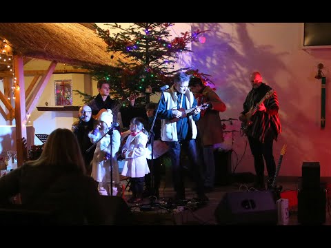 Rewelersi - Narodził się w stajni - kolęda pastorałka