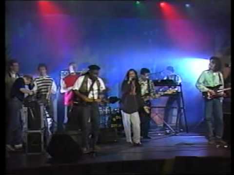 Roots Syndicate Bij Lobith 1990 Be Good To Me
