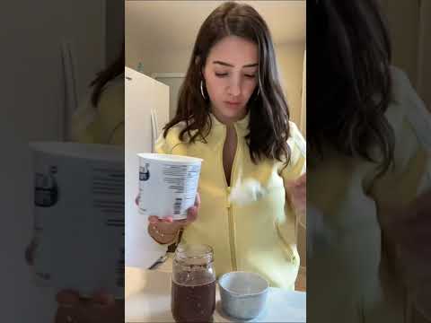 I’m a dietitian and here is a high protein tiramisu overnight oats recipe