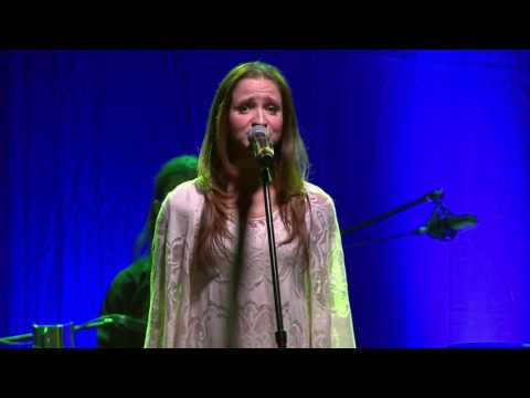 Ewa Lachowicz, "Byle nie o miłości"