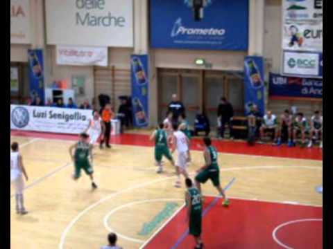 Basket: Goldengas Senigallia - Stamura Ancona, fasi di gioco e finale