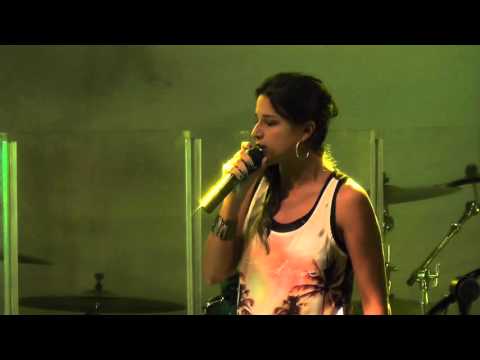 Bruna Mazorque e LEONI - Temporada Das Flores