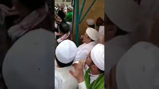 Download lagu Proses pemakaman mbah mun (KH. Maimun Zubair Sarang) mp3 Download lagu Proses pemakaman mbah mun (KH. Maimun Zubair Sarang) mp3