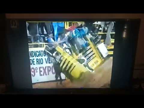 Rogério Ferreira vs Touro Veludo Rodeio de Rio Verde 1997