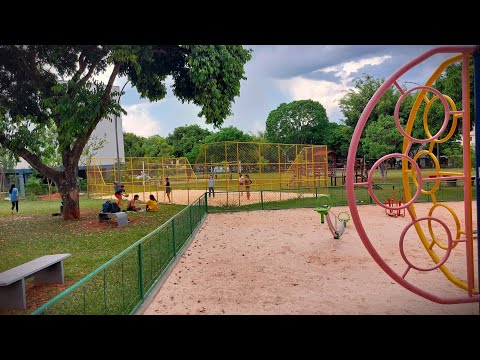 Brasília - SQN 407 - Uma caminhada no meio da tarde / SQN 407 - A peaceful mid-afternoon walk