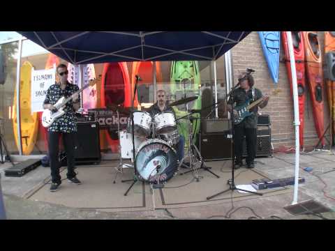 Tsunami of Sound performs Link Wray's Rumble