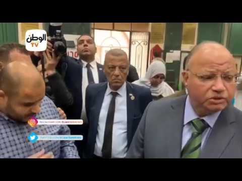 محافظ القاهرة يستمع إلى شكاوى المواطنين خلال جولته بالمركز التكنولوجي