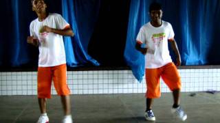 preview picture of video 'Ecinho e Robson  - Ensaio Funk  - OS hawaianos Dança do frevo (Camacan)'
