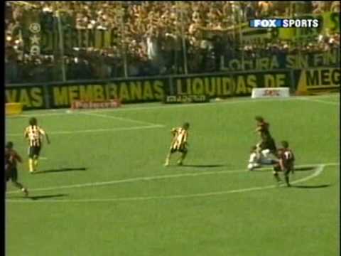 Jugada del Ogro Fabiani en el Clásico Rosarino