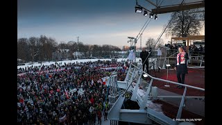 Prezydent Nawrocki na pielgrzymce kibiców. Przywitał szefa gangu kiboli skazanego za podżeganie do napadu w Ostrowi, w którym zginęła jedna osoba (wideo)