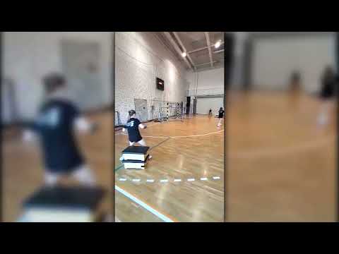 Handball training with wingers