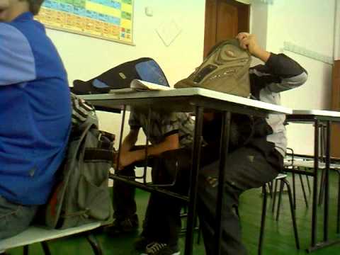 Oleaca de veselie la lectia de chimie :D