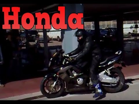 Niño conduciendo cbr 600 en Jarama