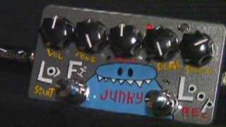 Video thumbnail for ZVex Lo-Fi Loop Junky by ProGuitarShopDemos