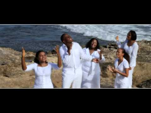 download lagu mp3 mp4 Dieu Est Si Grand, download lagu Dieu Est Si Grand gratis, unduh video klip Dieu Est Si Grand