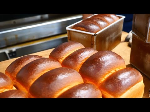 Mañana en Nitta Bakery, una popular panadería callejera donde tres hermanas han estado haciendo pan desde temprano en la mañana.
