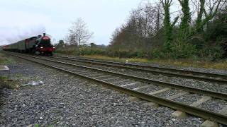 preview picture of video 'RPSI No 4, Irish Steam train excursion passing at speed'