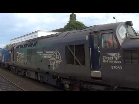 DRS 37069 and 37059 on RHTT duties passing Salhouse Railway Station