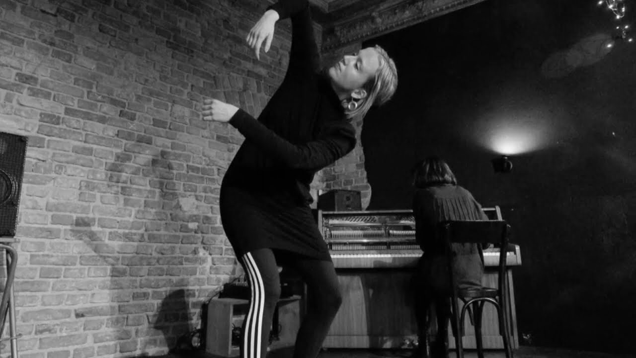 Siri Salminen & Isabel Anders Live at Au Topsi Pohl