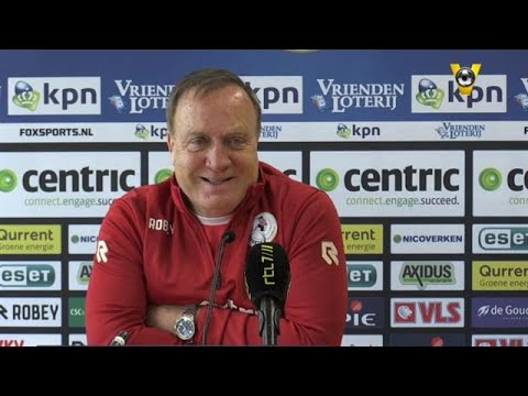 Flesje wijn voor Gio, Dick? - VOETBAL INSIDE