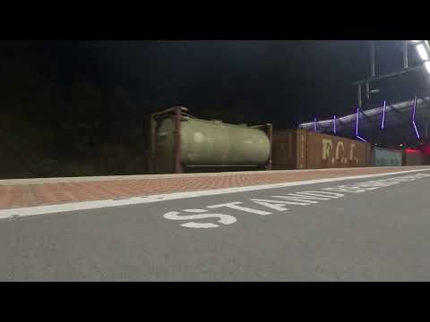 2AM5 slowly goes through Showground with NR31 (Great Southern) + NR69 + NR109 (Ghan)