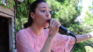 Aqua Dolphin Banu Parlak - Yana Yana