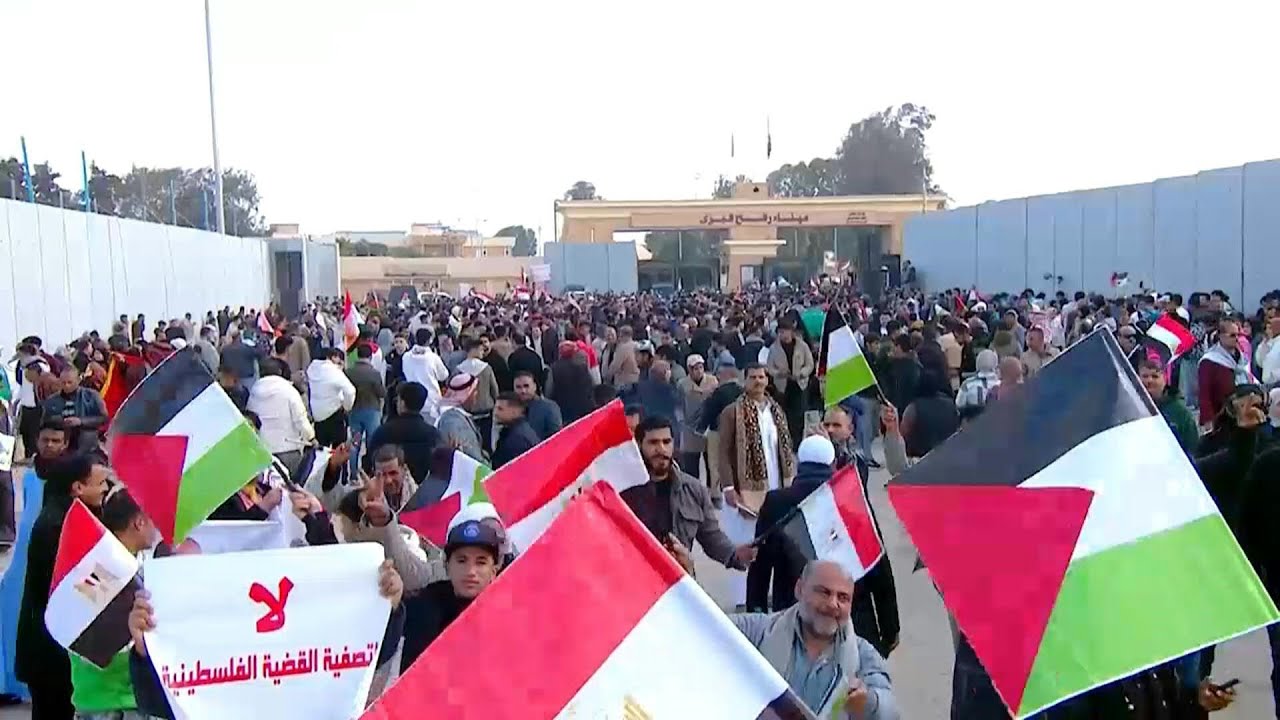 Hundreds of Egyptians protest at Gaza border against displacement | AFP