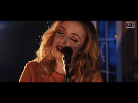 Beth Macari - BOY (Live in session at Garage Studios)