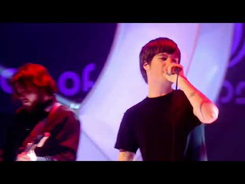 Funeral For A Friend - Streetcar (Live At Top Of The Pops 06/10/2005)